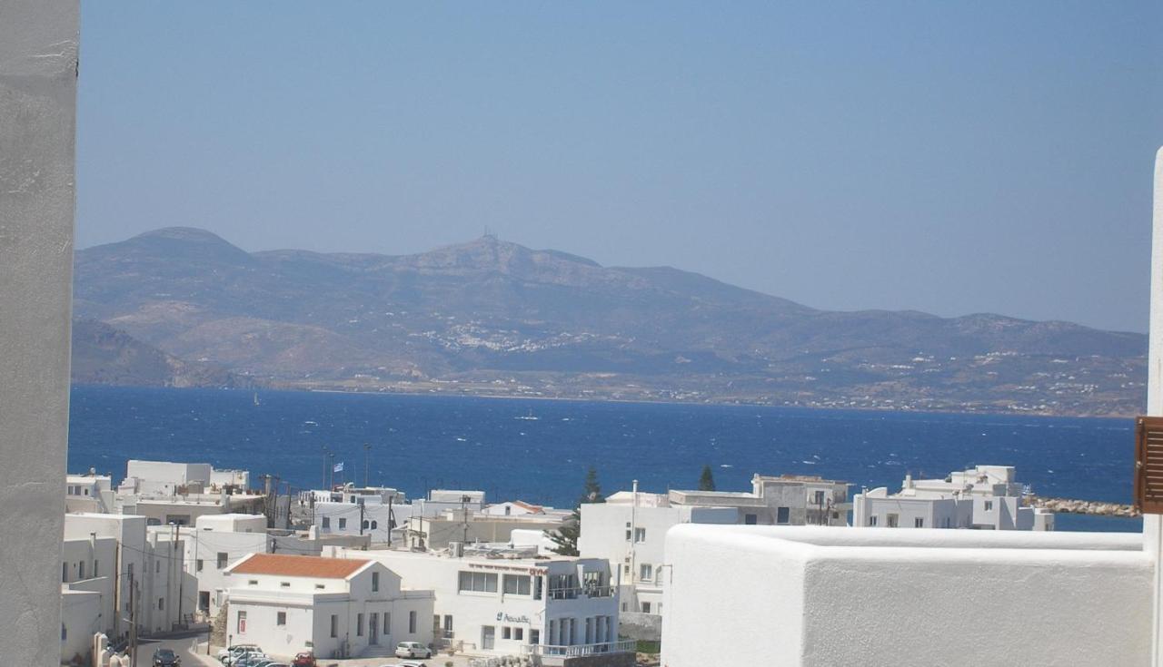 Inaxos studios, viewing Apollo temple. Naxos City Exterior foto