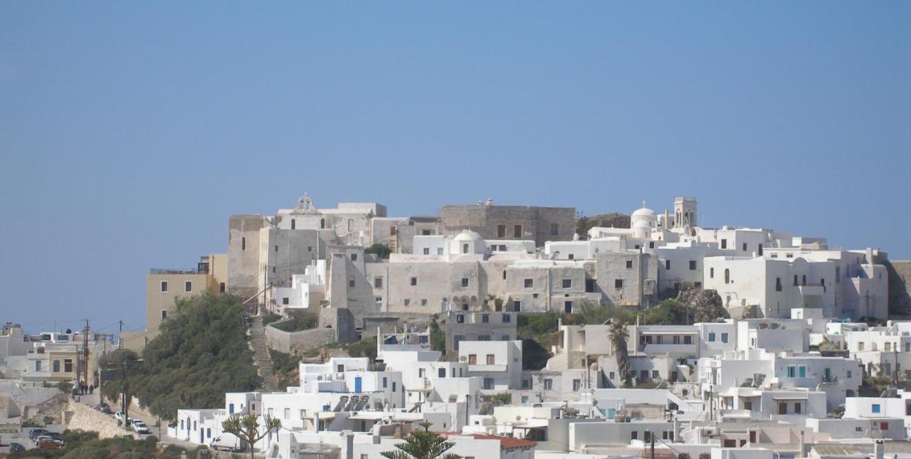 Inaxos studios, viewing Apollo temple. Naxos City Exterior foto