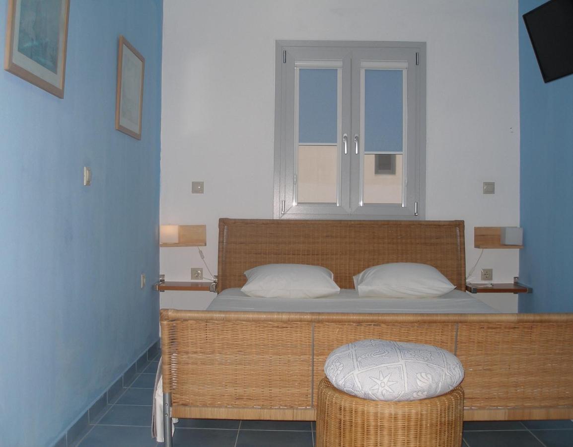 Inaxos studios, viewing Apollo temple. Naxos City Exterior foto